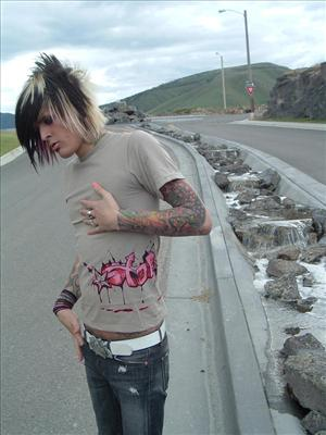Emo Musun ? İnsan Mısın?