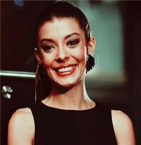 Ne Kadar Selin Şekerci Hayranısı