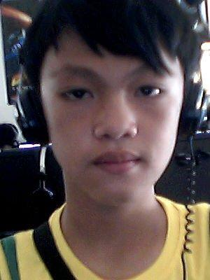 Sino Mas Gwapo?