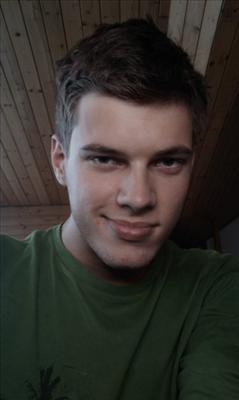 Žalud Nebo Emo?