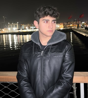 Celal Kıyılı'dan daha yakışıklı birisi görene kadar devam et