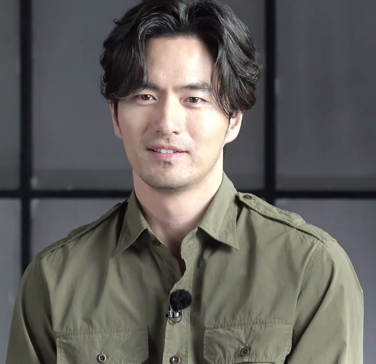 LEE JİN-WOOK