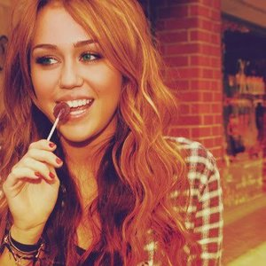 Mileyyi Mi Selenayı Mı Seviyosun