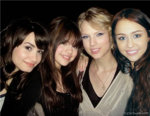 Demi Mi Taylor Mu Miley Mi Selen