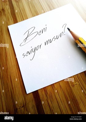 Beni seviyor musun?
