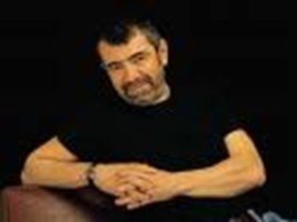 Türkiyenin En Iyi Şiir Yorumcusu Kim