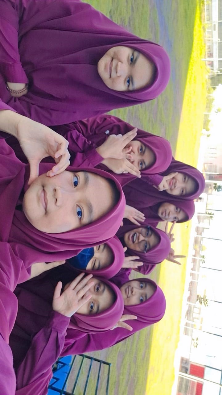 Mirip siapa saya di anak ss
