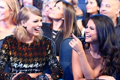 Selena Mısın Yoksa Taylor Mı?