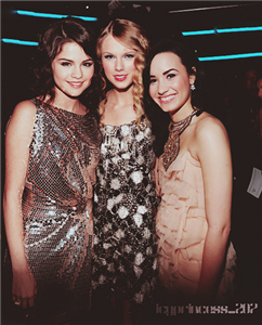 Selena Mı Demi Mi Taylor Mı?