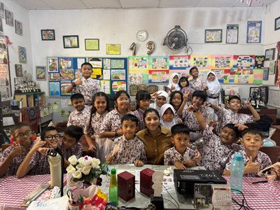 Mirip siapa kamu di cowomkelas cibidigi class sdnp? 