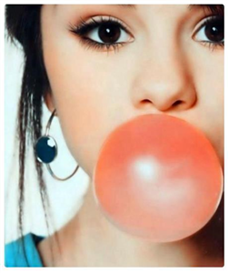 Selena Mısın? ??