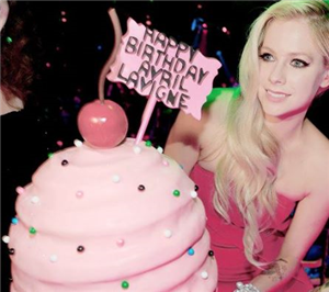 Little Black Star Mısın ?