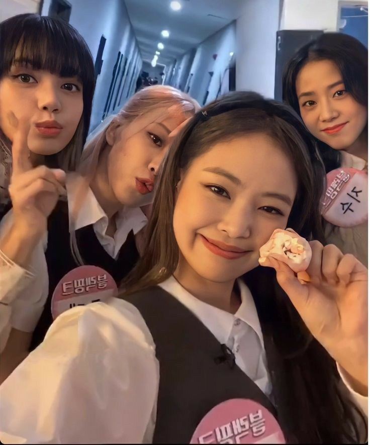 Mirip Siapa Kamu Di Black Pink
