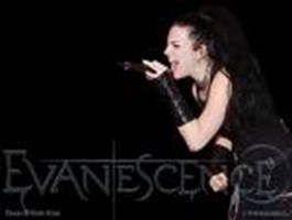 Evanescence Mi  Olmak Istersinl Avril Laviqne Mi?