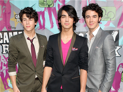 Which Jonas Brother Are You ??? (Girls Only)
