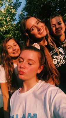 Che Amico Sei Del Gruppo?