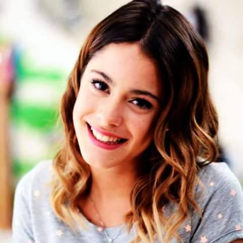 Hangi Violetta Oyuncususun