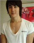 พี่จุนหรือน้องบอม?