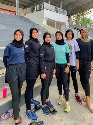 Kamu itu feminim atau tomboy?