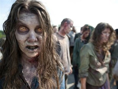 Kamu Terjebak Di Kerumunan Zombie!
