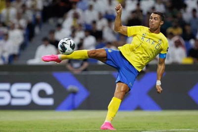 Seberapa Mirip lo sama Striker