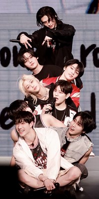 SKZ =❤️🖤🤍 sondaggio