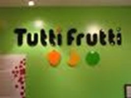 Frutti Tutti Vs Yogurt Land