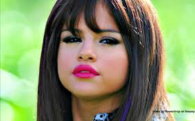 Selenamı ? Taylormu ?