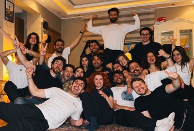 ARKADAŞ GRUBUNDA KİMSİN?
