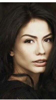 %Kaç Demet Özdemir'sin?