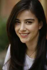 Kiraz Mevsiminde Kimsin