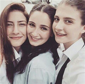 Hangi Kırgın Çiçekler Ünlüsüsün?