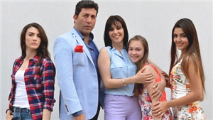 Gunesin Kizlarinda Hangi Karakte