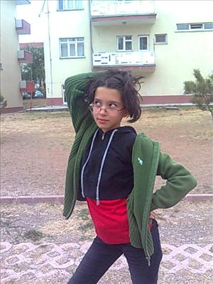 Güzel Kızz Kım??