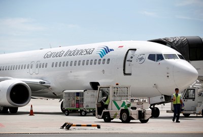 Mirip Siapa Lu Di Airplane Yang Udah Crash