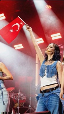 Zeynep Sude oktay 