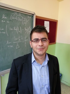 Öğretmen Misin Öğrenci Mi 