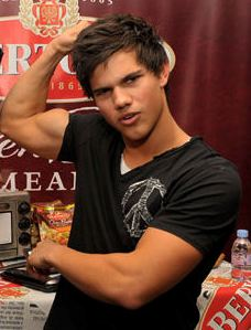 Taylor Lautner O Joe Jonas??? 