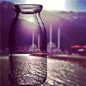 Hangi Yabancı Erkek Seni Seviyor