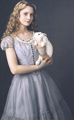 Alice Harikalar Diyarında Kimsinn ? ;)