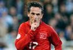 Hangi Türk Futbolcusun ?