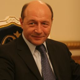 Basescu Sau Geoana?
