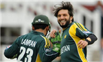 Boom Boom Afridi Vs Blaster Sanath
