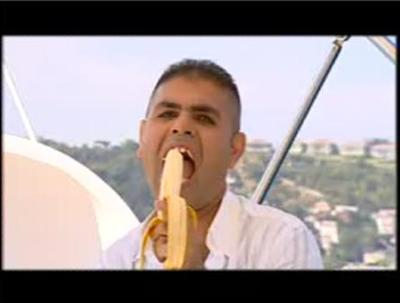 Ünlü Eşin Kim?