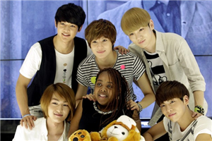 A Quien Te Pareses De Shinee.