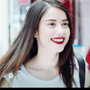 Kiraz Mevsiminde Hangi Oyuncusun