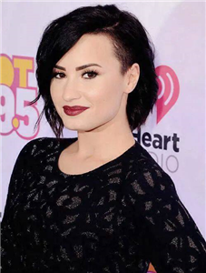 Demi Lovato'yu Ne Kadar Seviyosn