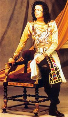 Which Famous Michael Jackson Outfit Would Suit You