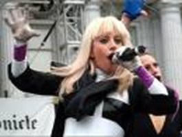 Lady Gaga Mı?Britney Spears Mı?