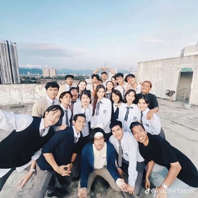 Siapa kamu di kelas tahanan cikgu hiragi